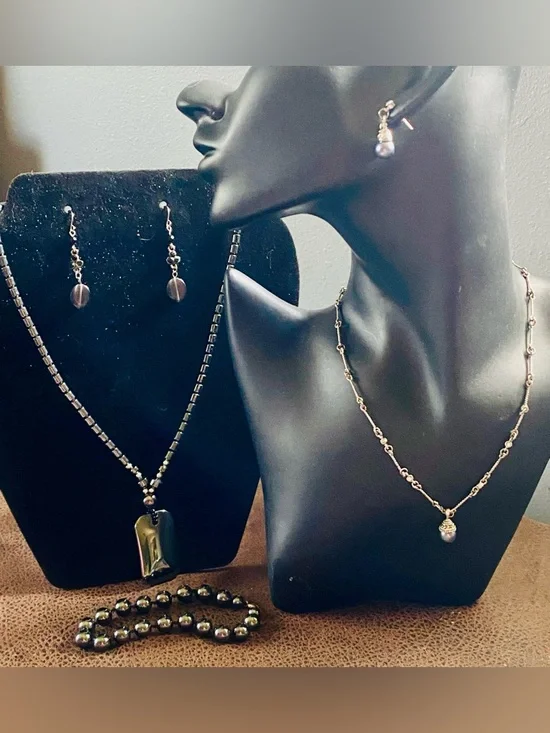 Liz Claiborne dark pearl acorn Necklace and Black Hematite dog tag necklace set - Picture 1 of 11